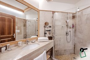 HOTIDAY Room Collection - Campiglio Pradalago