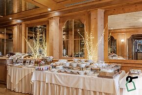 HOTIDAY Room Collection - Campiglio Pradalago