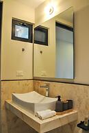 Celestial Penthouse with Private Jacuzzi