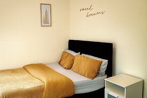 1 Bed - Sleeps 4 - Wolverhampton City Centre