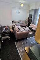 Wolverhampton City Centre - 1-bed Flat - Sleeps 3