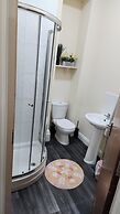 Wolverhampton City Centre - 1-bed Flat - Sleeps 3
