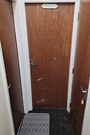 Wolverhampton City Centre - 1-bed Flat - Sleeps 3