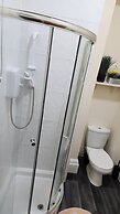 Wolverhampton City Centre - 1-bed Flat - Sleeps 3