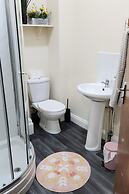 Wolverhampton City Centre - 1-bed Flat - Sleeps 3