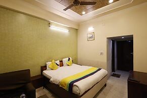 Hotel Kameshut Garden Bar and Restaurant