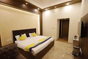 Hotel Kameshut Garden Bar and Restaurant