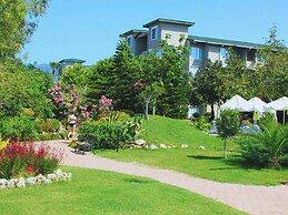 Senza Sunset Beach Hotel