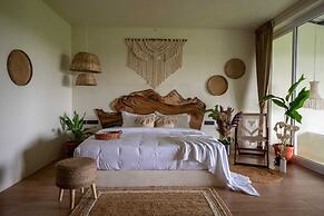 Nomads Resort - Destination Stays