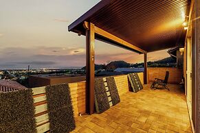 Mtn & City Views: Stunning Villa in Phoenix!