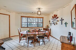 Mtn-view Family Home w/ Grill in Flagstaff!
