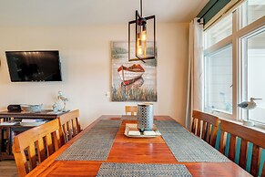 Balcony & Serene Views: Cozy Condo in Huddleston!