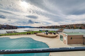 Balcony & Serene Views: Cozy Condo in Huddleston!