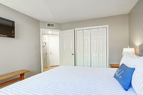 Walk to Lifts: Wintergreen Resort Condo