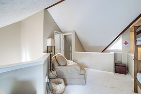 Walk to Lifts: Wintergreen Resort Condo