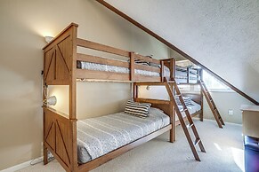 Walk to Lifts: Wintergreen Resort Condo