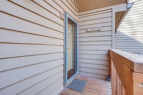 Walk to Lifts: Wintergreen Resort Condo