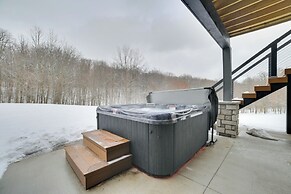 Boyne Mtn Retreat w/ Hot Tub + Shuttle to Resort!