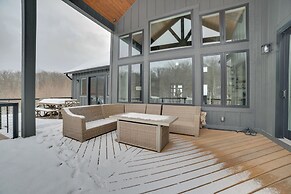Boyne Mtn Retreat w/ Hot Tub + Shuttle to Resort!