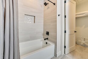 Boyne Mtn Retreat w/ Hot Tub + Shuttle to Resort!