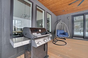 Boyne Mtn Retreat w/ Hot Tub + Shuttle to Resort!