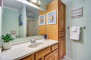 < 1 Mi to Waveland Beach: Spacious Family Home