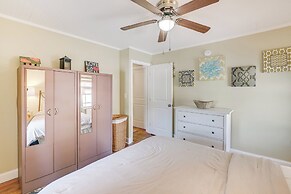Close to Dtwn Bangor: Inviting Maine Home
