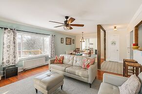 Close to Dtwn Bangor: Inviting Maine Home