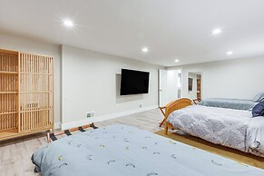 1 Mi to Downtown: Family-friendly Condo
