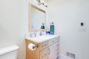 1 Mi to Downtown: Family-friendly Condo