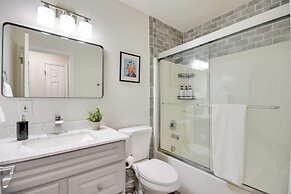 2 Mi to Dtwn Fulton: 'meadowlark' Home w/ Deck!