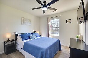 2 Mi to Dtwn Fulton: 'meadowlark' Home w/ Deck!