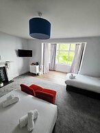 Marine Hotel