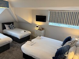 Marine Hotel