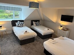 Marine Hotel