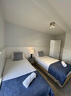 Marine Hotel