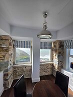 Marine Hotel