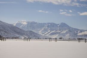 Villa 2057 1 Bed 1 Bath Full Kitchen 1 Bedroom Villa