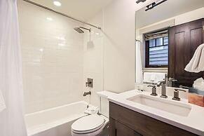 916 Empire Skiers Secret 4 Bedroom Home