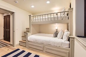 916 Empire Skiers Secret 4 Bedroom Home