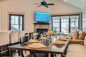 916 Empire Skiers Secret 4 Bedroom Home