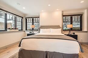 916 Empire Skiers Secret 4 Bedroom Home