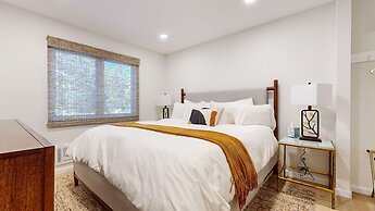 Lakeview Villas #06 3 Bedroom Condo