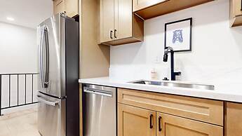 Lakeview Villas #06 3 Bedroom Condo