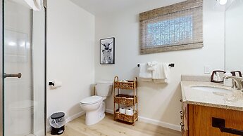 Lakeview Villas #06 3 Bedroom Condo