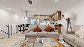 Lakeview Villas #06 3 Bedroom Condo