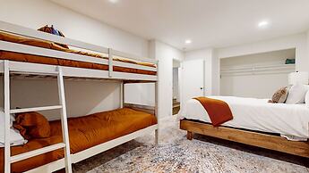 Lakeview Villas #06 3 Bedroom Condo