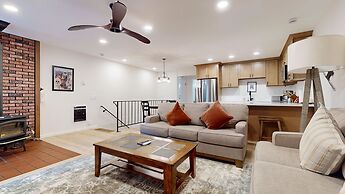 Lakeview Villas #06 3 Bedroom Condo