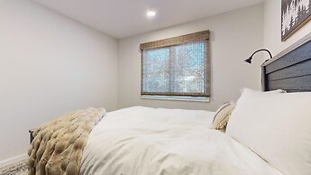 Lakeview Villas #06 3 Bedroom Condo