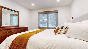 Lakeview Villas #06 3 Bedroom Condo